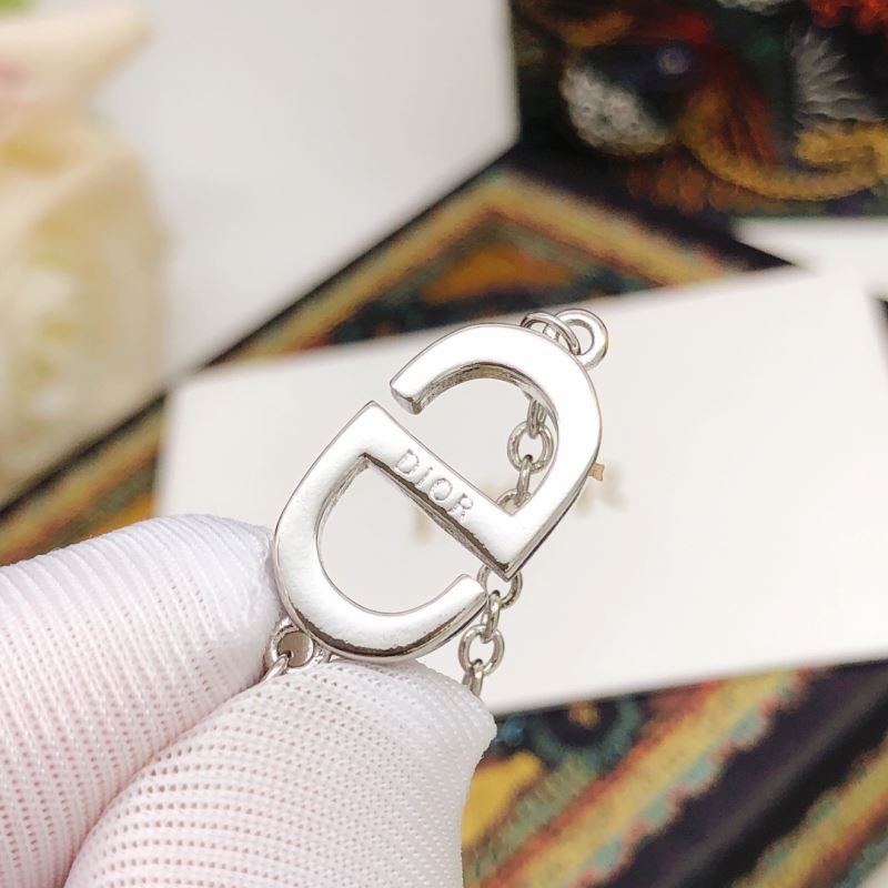 chr1st1an D10r bracelets